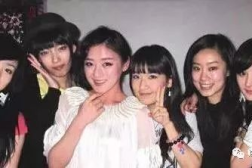 闺蜜们吃瓜娱乐圈,揭秘明星幕后故事