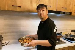 黄瓜的热量喜剧人集体暴瘦!贾冰减肥被嘲像妻子“父亲”网友喊话沈腾接棒