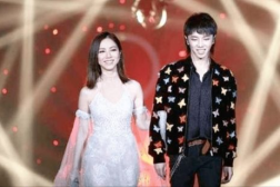 吃瓜娱乐圈邓紫棋,娱乐圈的瓜田女王，揭秘她的音乐与人生