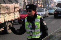 济南交警,守护泉城安全出行，文明交通的守护者